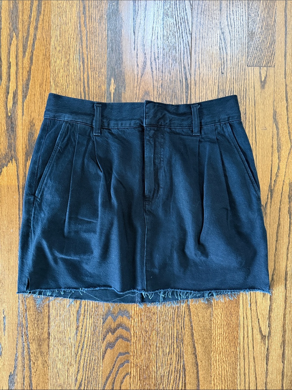 B43 Agolde Women’s 27 Black Denim Mini Skirt with Raw Hem